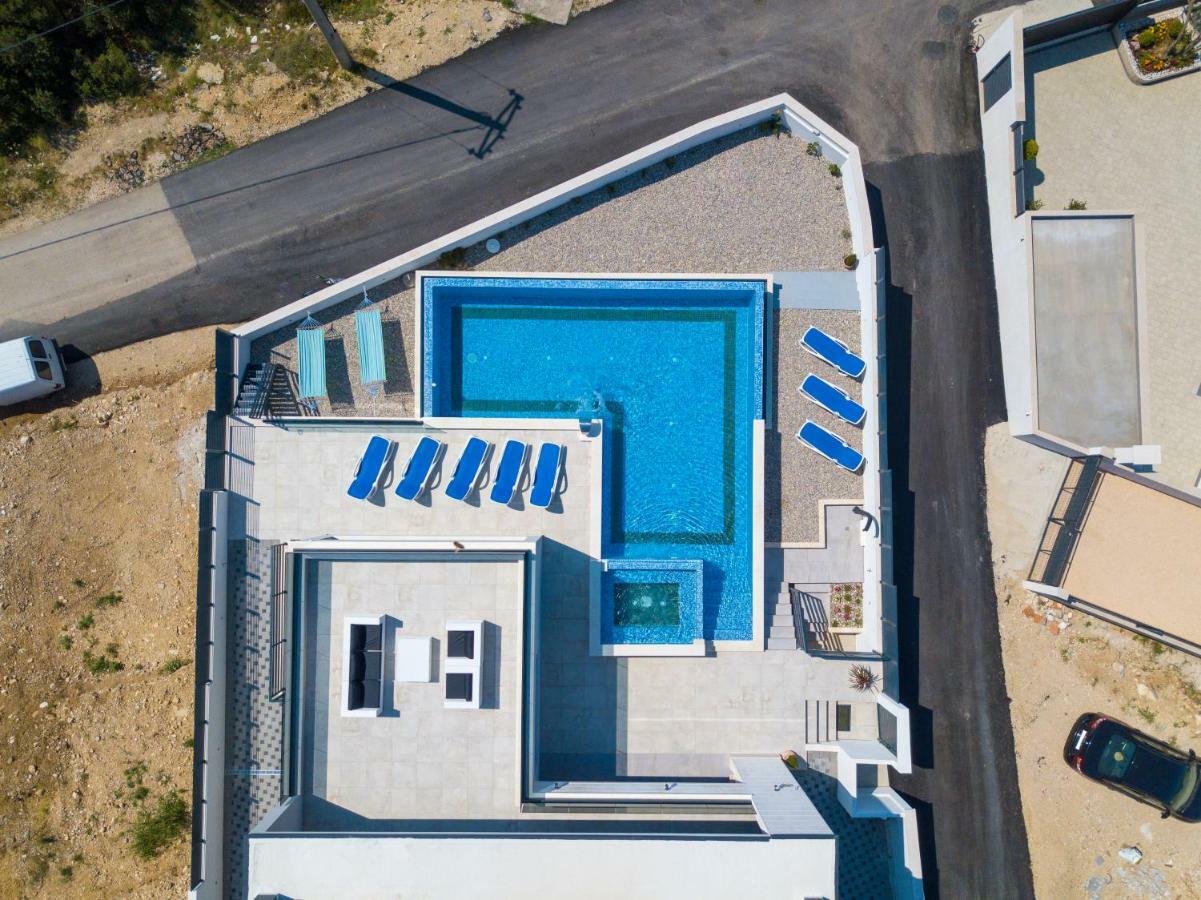 Villa Lacus Макарска Экстерьер фото